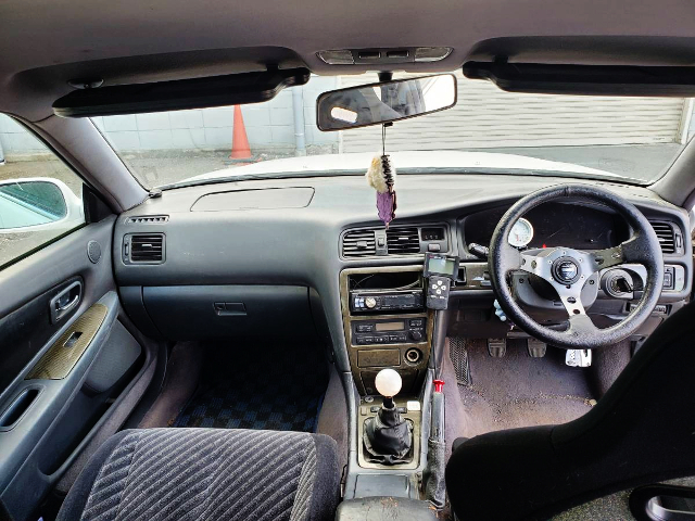 DASHBOARD and STEERING of JZX100 CHASER TOURER-V INTERIOR.