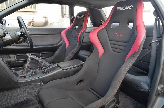 RECARO SEATS SET UP of R32 GT-R INTERIOR.
