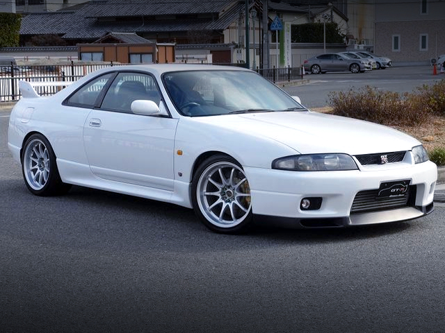 FRONT EXTERIOR of 500PS R33 GTR.