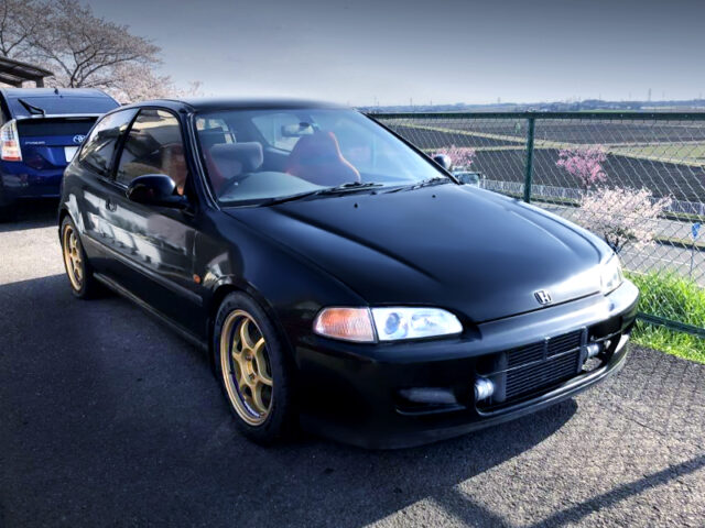 FRONT EXTERIOR of EG6 CIVIC HATCH SiR2.