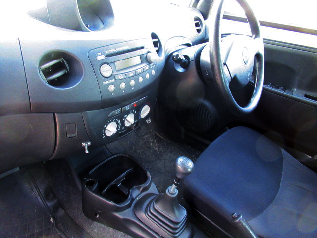 MANUAL SHIFT KNOB and DASHBOARD of L245S ESSE.