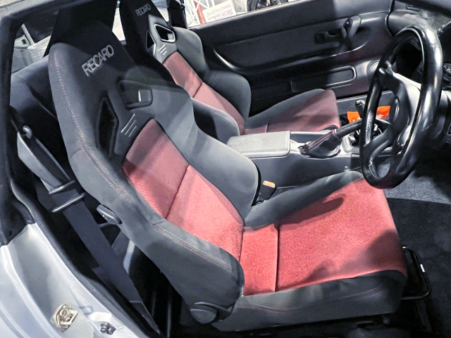 RECARO SEMI BUCKET SEATS SET UP to R32 GT-R INTERIOR.