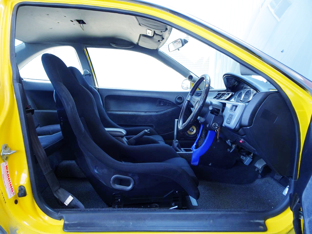 DRIVER'S SIDE INTERIOR of EJ1 CIVIC COUPE.