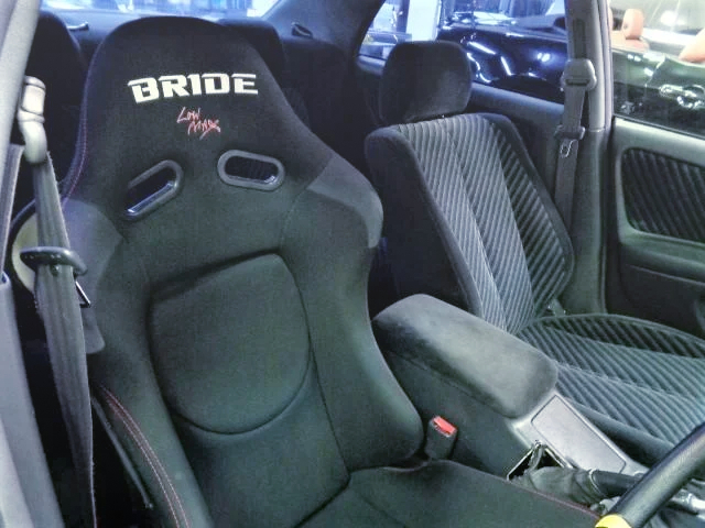 DRIVER'S BRIDE BUCKET SEAT