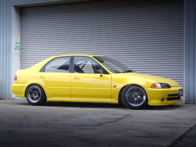 FRONT RIGHT SIDE EXTERIOR of EG9 CIVIC FERIO SiR.