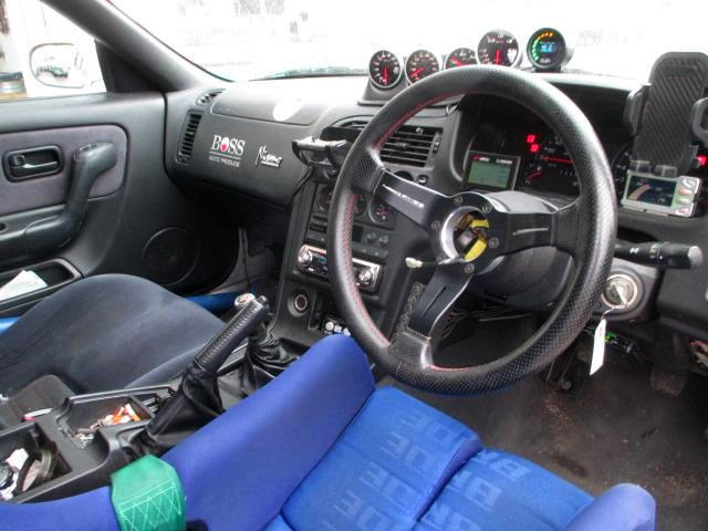 DRIVER'S SIDE INTERIOR of R33 GT-R.