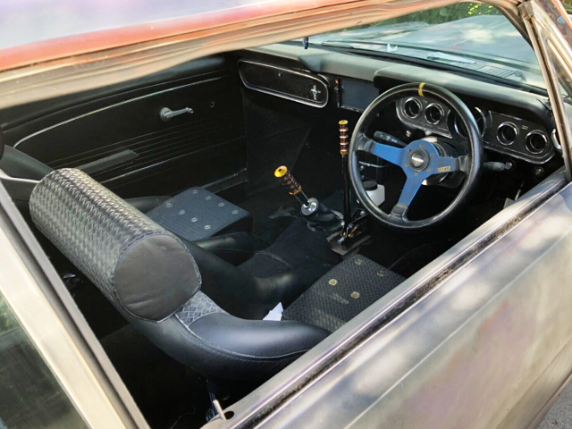 RIGHT-HAND DRIVE CONVERSION of 1st Gen MUSTANG GT COUPE INTERIOR.