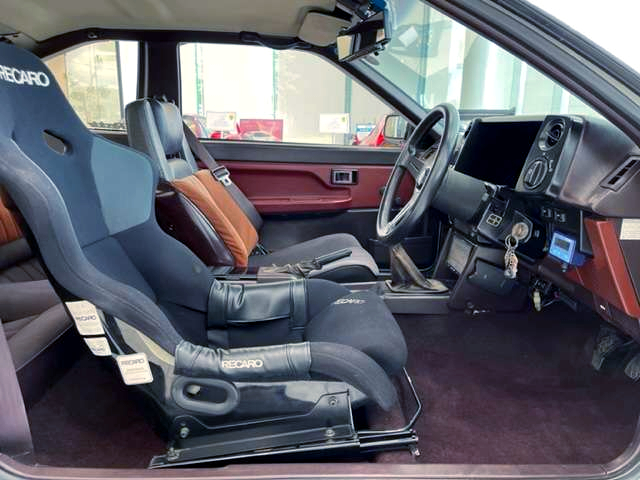 DRIVER SIDE INTERIOR of AE86 TRUENO HATCH GT-APEX.