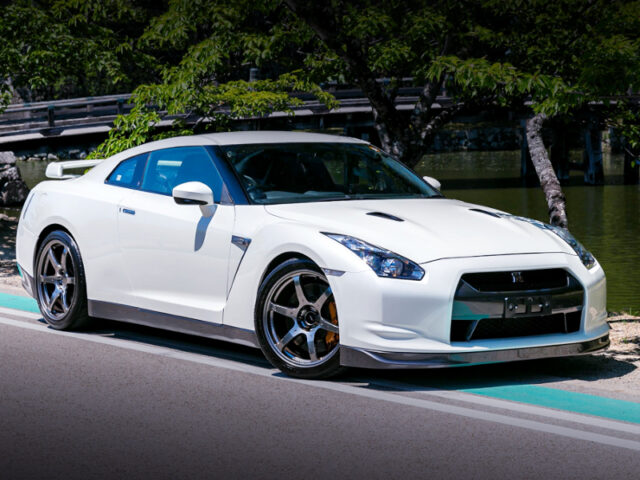 FRONT EXTERIOR of R35 NISSAN GT-R.