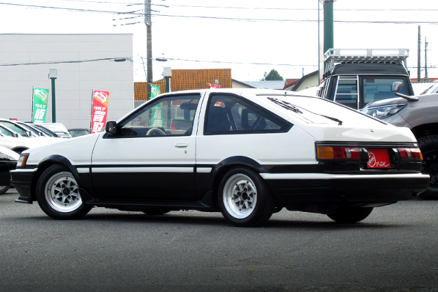 REAR EXTERIOR of LEFT-HAND DRIVE AE86 LEVIN GT-APEX.