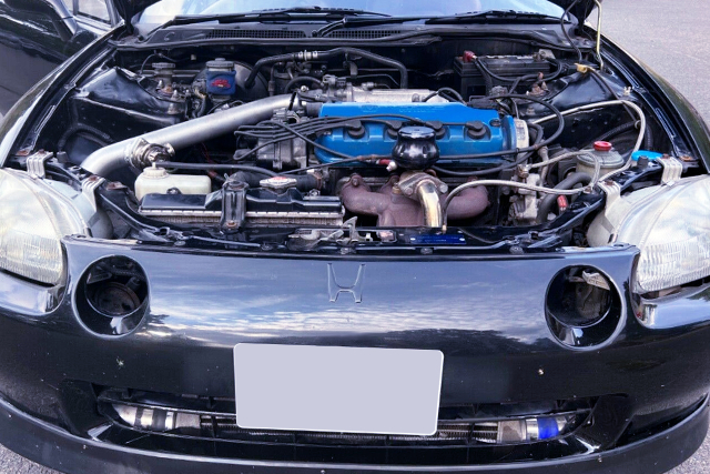 FRONT ENGINE HOOD OPEN of EG1 CR-X DELSOL TRANSTOP TURBO.