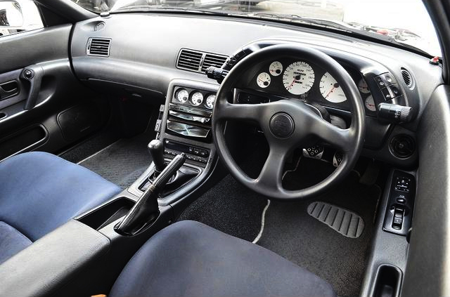 INTERIOR DASHBOARD of 400PS R32 GT-R.