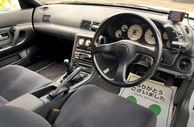 INTERIOR of BNR32 SKYLINE GT-R S and S LIMITED VERSION.