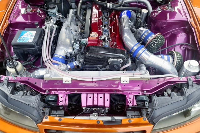 RB26 With HKS GT TWIN TURBO into S15 SILVIA ENGINE ROOM.