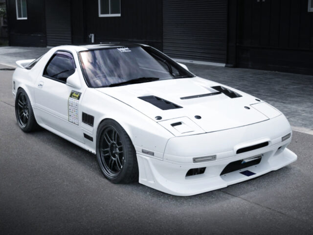 FRONT EXTERIOR of FC3S RX-7.
