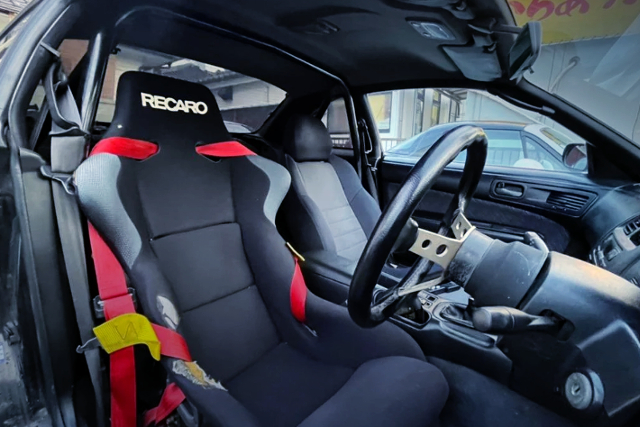 DRIVER RECARO SEAT.