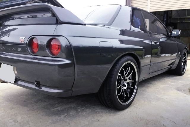 REAR RIGHT SIDE EXTERIOR of R32 GT-R.