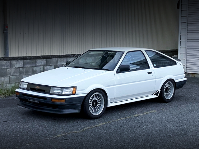 FRONT EXTERIOR of AE86 LEVIN GTV.