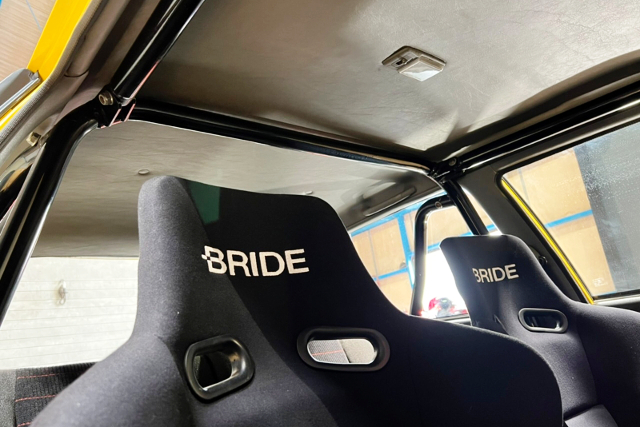 BRIDE BUCKET SEATS.