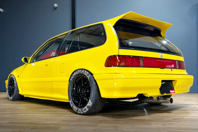 REAR EXTERIOR of YELLOW EF9 GRAND CIVIC SiR2.