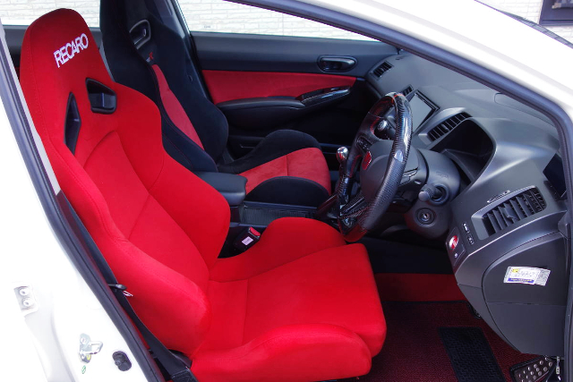 DRIVER SIDE INTERIOR of WIDEBODY FD2 CIVIC TYPE-R.