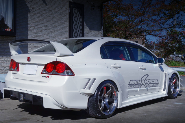 REAR of WIDEBODY FD2 CIVIC TYPE-R.