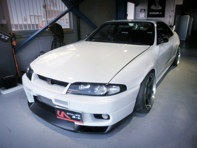 FRONT EXTERIOR of 800HP WHITE R33 GT-R.