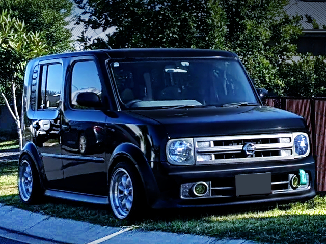 FRONT EXTERIOR of BLACK Z11 NISSAN CUBE.