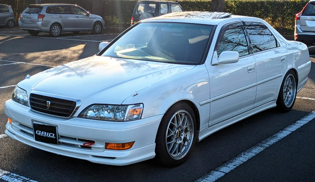 FRONT EXTERIOR of JZX100 CRESTA ROULANT G.