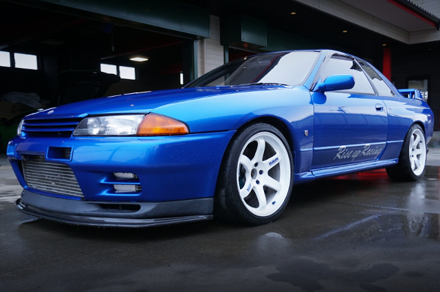 FRONT EXTERIOR of BLUE R32 GT-R.