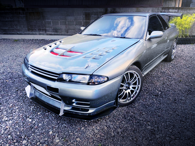 FRONT EXTERIOR of SILVER R32 GT-R.