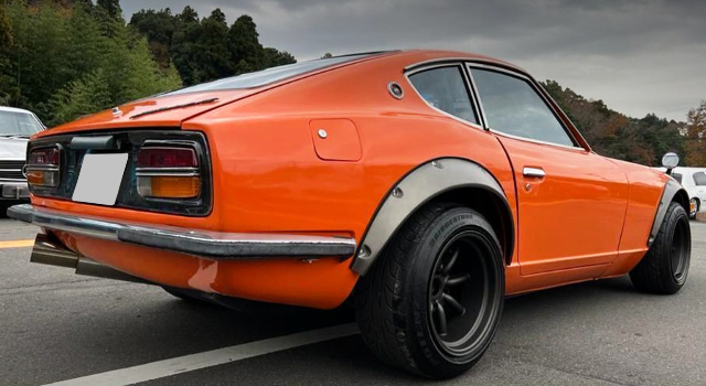 REAR EXTERIOR of S30 FAIRLADY Z With G-NOSE and FENDER FLARES.