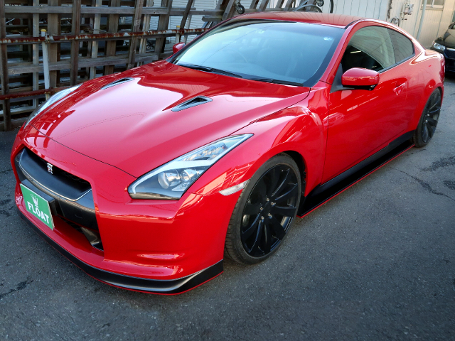 FRONT EXTERIOR of R35 GT-R FACED CKV36 SKYLINE 370GT TYPE-S.