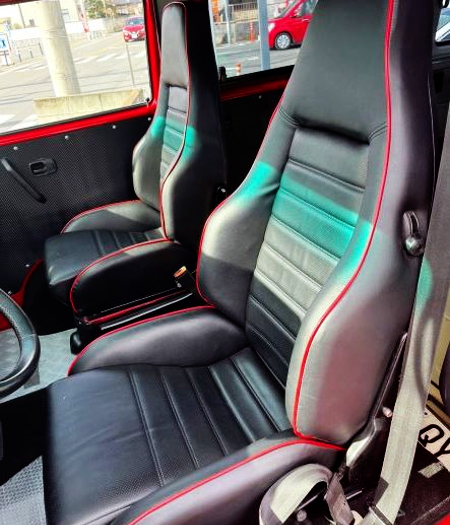 INTERIOR SEATS of RED VW VANAGON T3.
