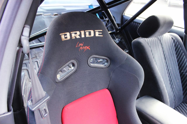 DRIVER BRIDE SEAT.