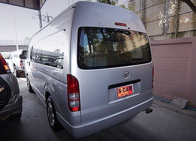 REAR EXTERIOR of H200 HIACE COMMUTER.