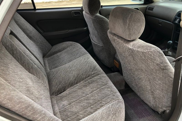 BACKSEAT AND FRONT SEATS of 8th Gen E110 COROLLA 4-DOOR.