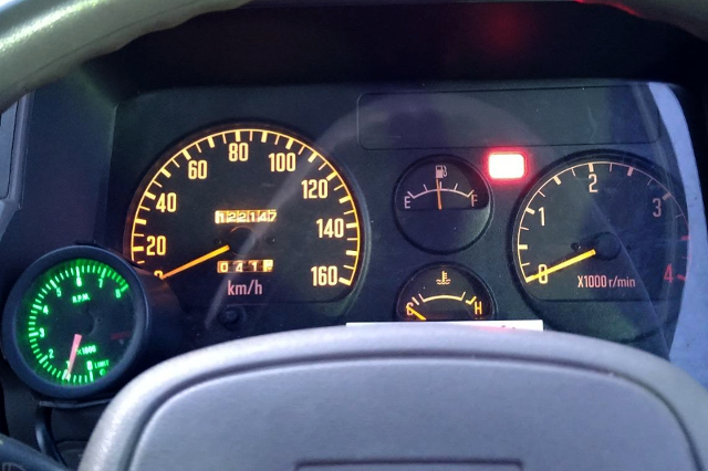 SPEED CLUSTER and AFTERMARKET RPM GAUGE.