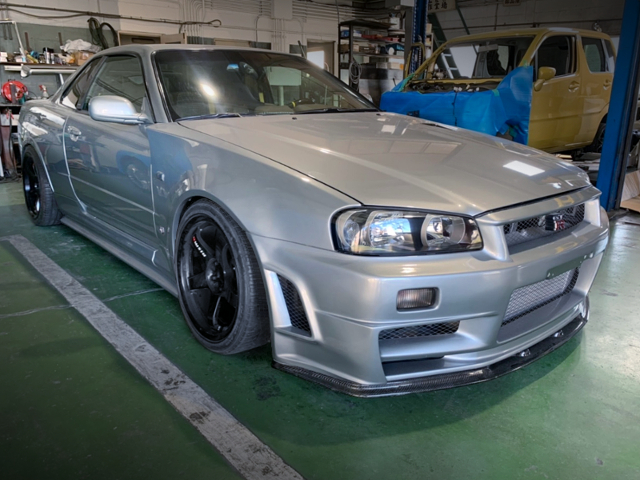 FRONT EXTERIOR of LHD R34 GT-R.