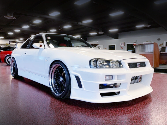 FRONT EXTERIOR of R34 FACED R33 GT-R.