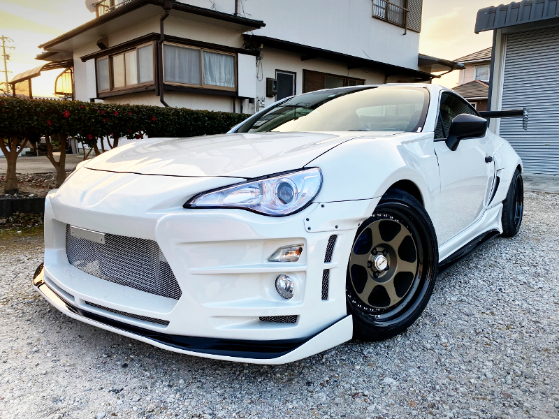 FRONT EXTERIOR of WIDEBODY ZN6 TOYOTA 86.