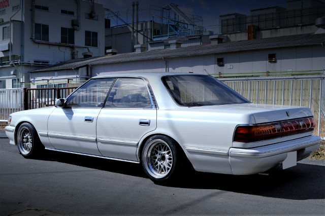 REAR EXTERIOR of JZX81 CHASER 25GT TWIN TURBO.