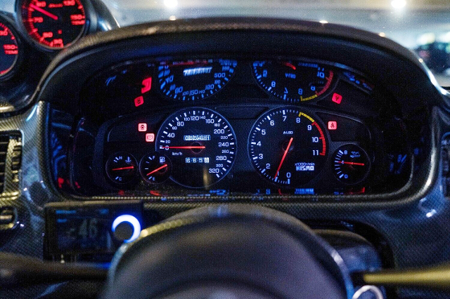 NISMO SPEED CLUSTER.