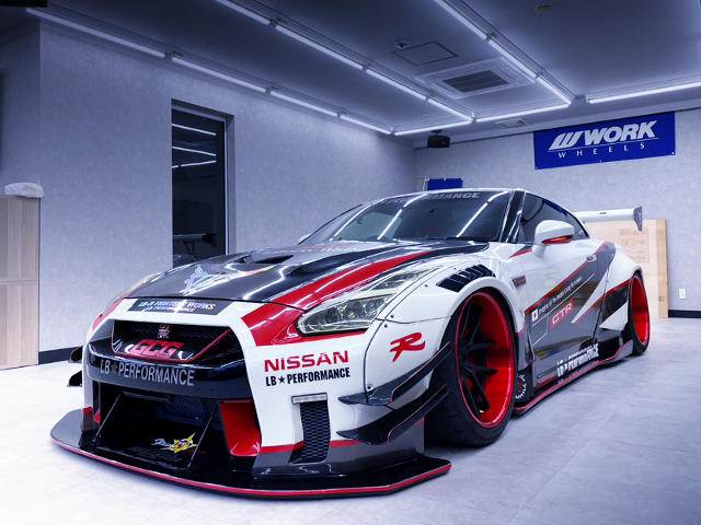 FRONT EXTERIOR of LB-WORKS WIDEBODY R35 GT-R.