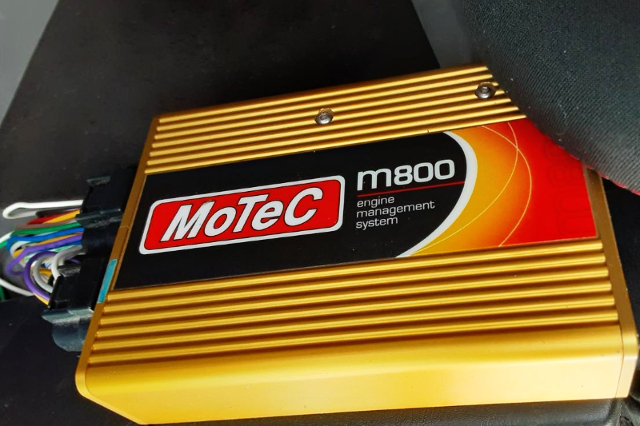 MOTEC M800 ECU.