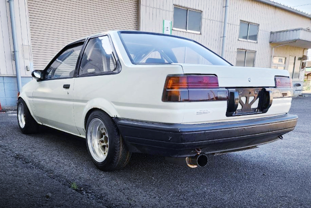 REAR EXTERIOR of AE86 COROLLA LEVIN GT.