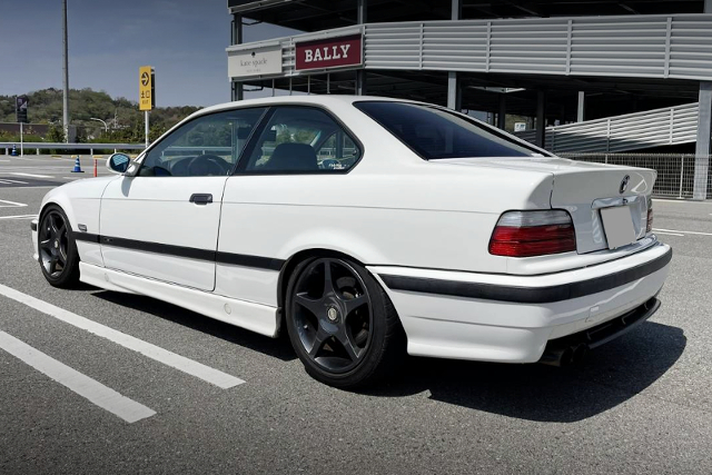 REAR EXTERIOR of E36 BMW 318is COUPE.