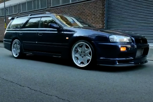 FRONT EXTERIOR of R34 GT-R FACED WC34 STAGEA.