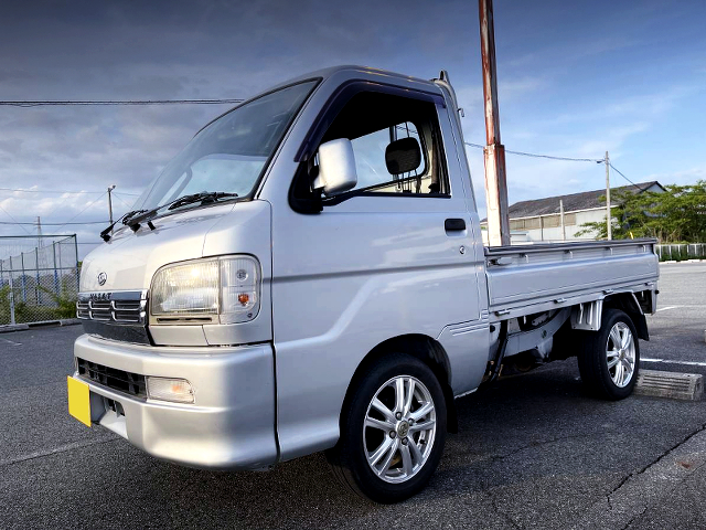 FRONT EXTERIOR of S210P HIJET TRUCK.