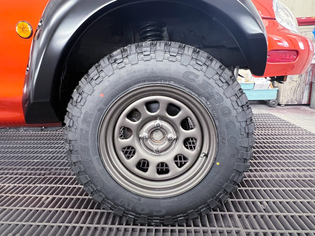 COMFORSER CF3000 Mud Tire fitted on Daytona Wheel.